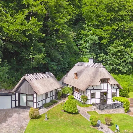 Vakantiehuis Gorgeous In Skarup Fyn With House Sea View *