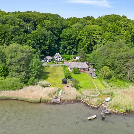 Vakantiehuis Gorgeous In Skarup Fyn With House Sea View *